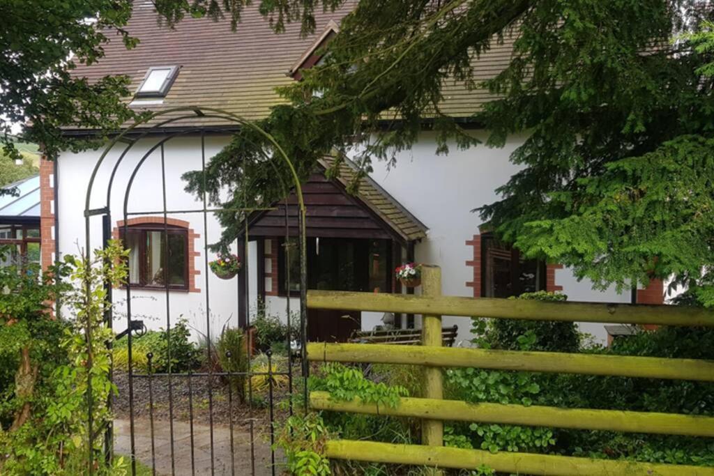 Rowan Cottages With Panoramic Views Of The Stiperstones And Walks On The Doorstep Shrewsbury Bagian luar foto